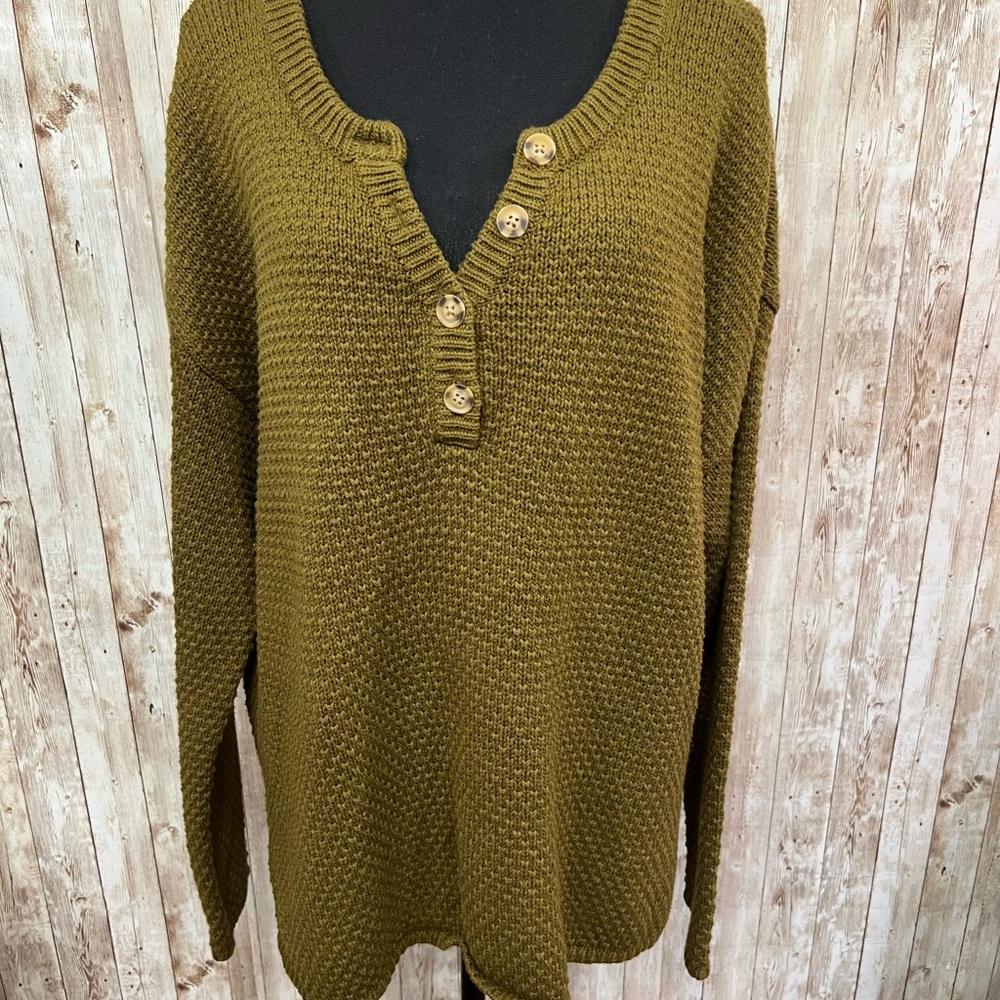Sonoma Green V-Neck Sweater with Textured Knit